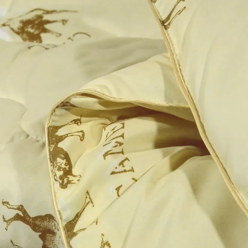 Одеяло из верблюжей шерсти "Всесезонное" в чехле из микрофибры 220 г/м кв
